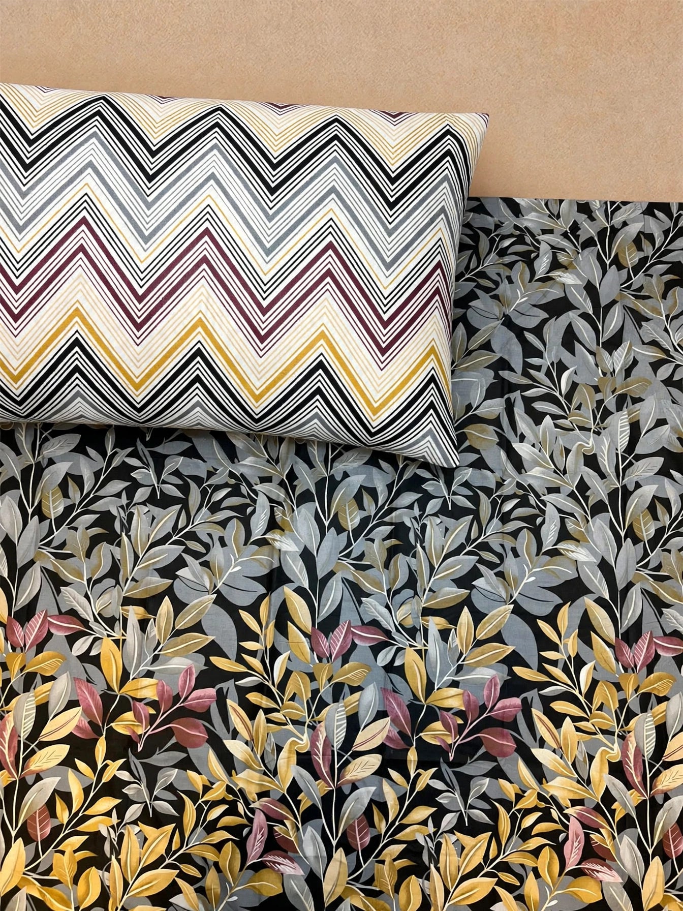 Midnight Canopy - Black Botanical Leaf Bedsheet