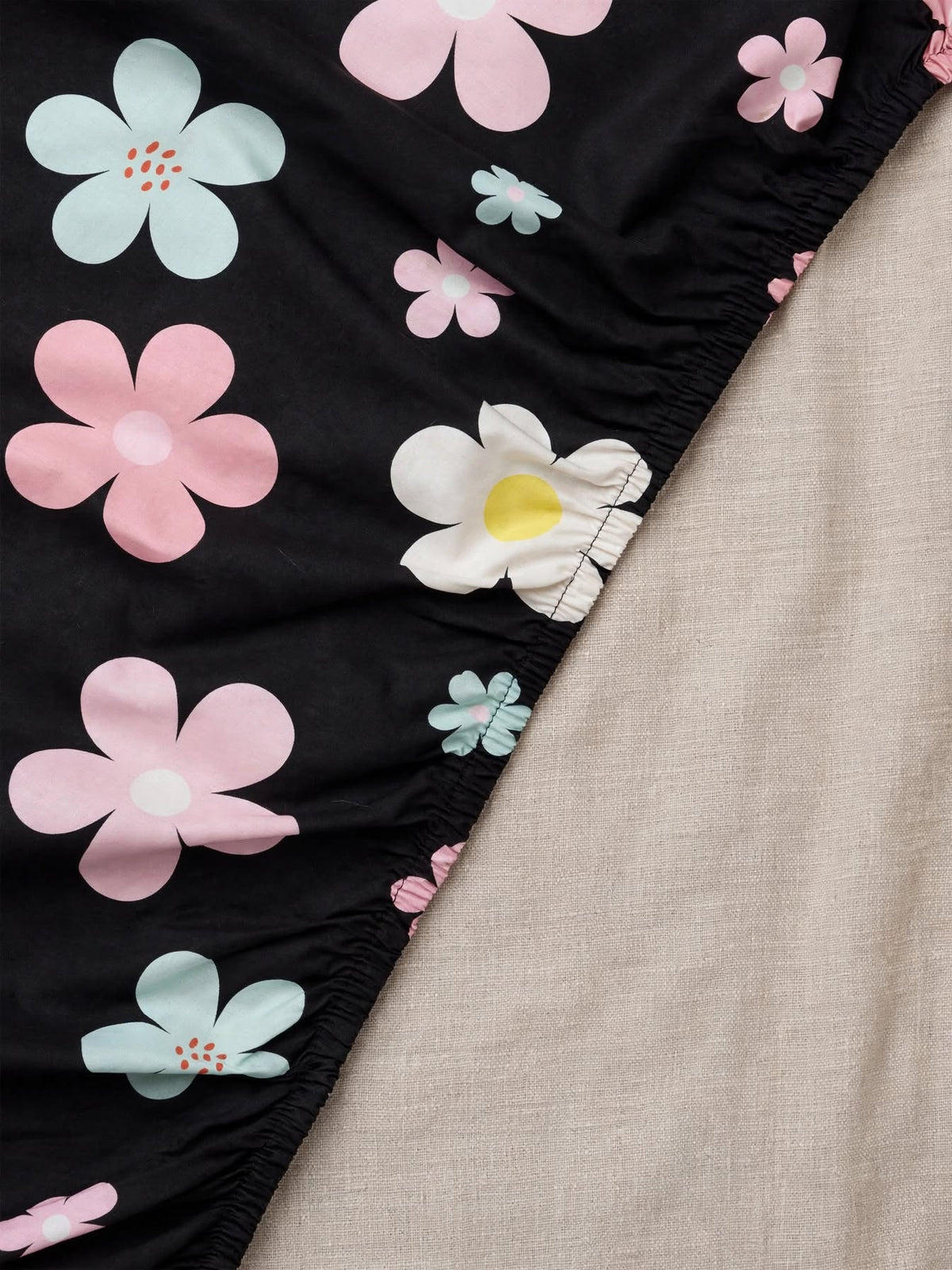 Bloom Black & Pink - Fitted